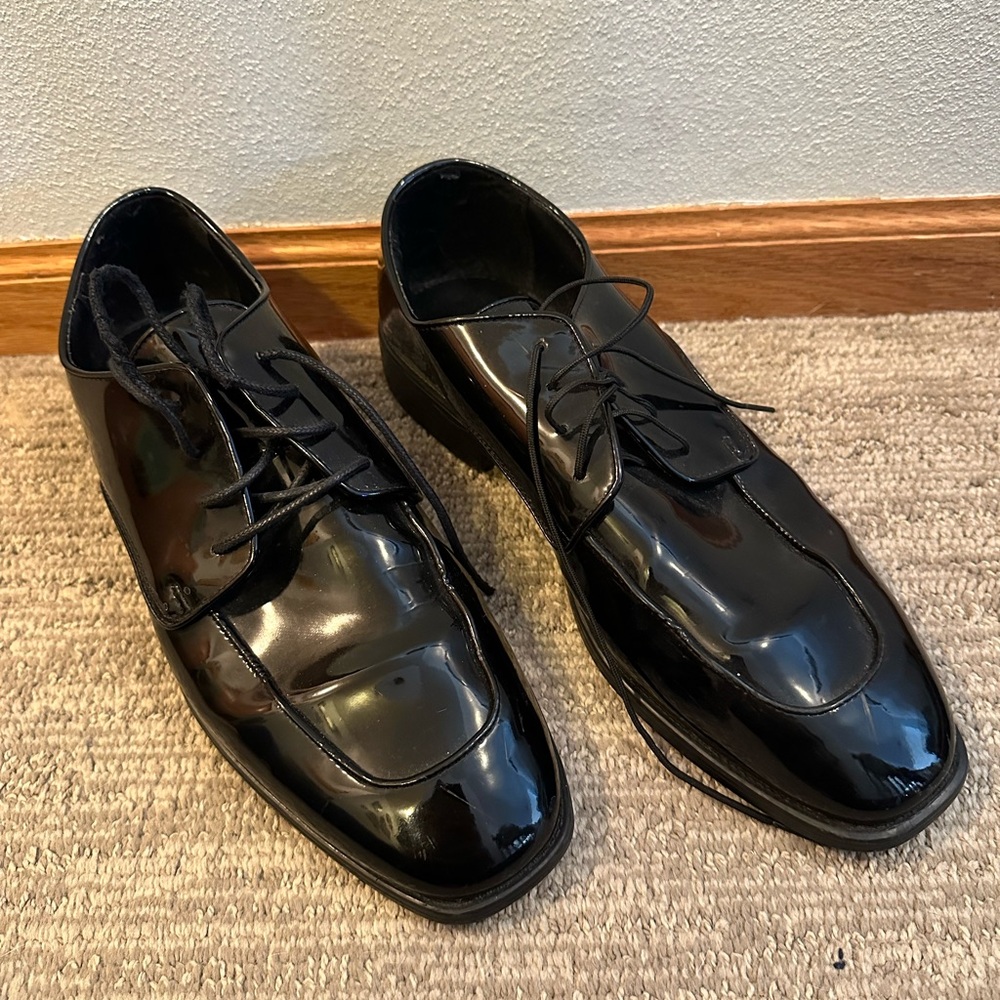 Classic Black Men's Dress Shoes